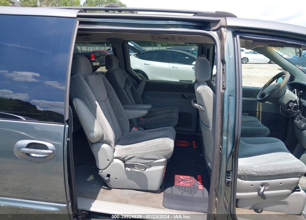 2000 DODGE GRAND CARAVAN SE VIN: 1B4GP44G0YB657628