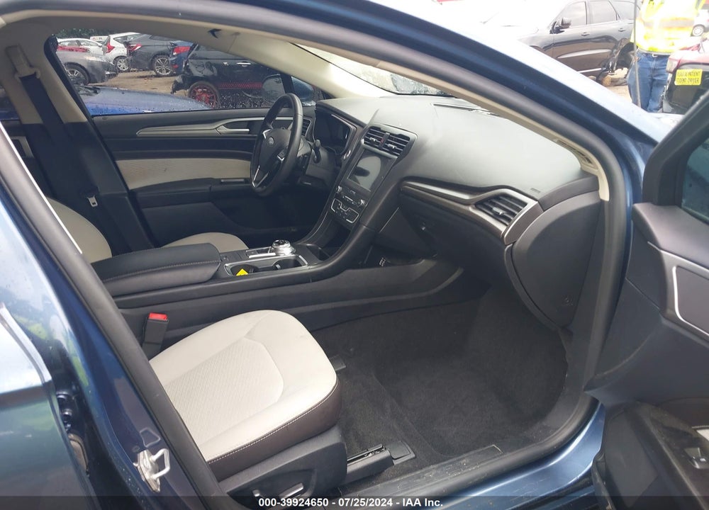 2019 FORD FUSION SE VIN: 3FA6P0HD8KR245120