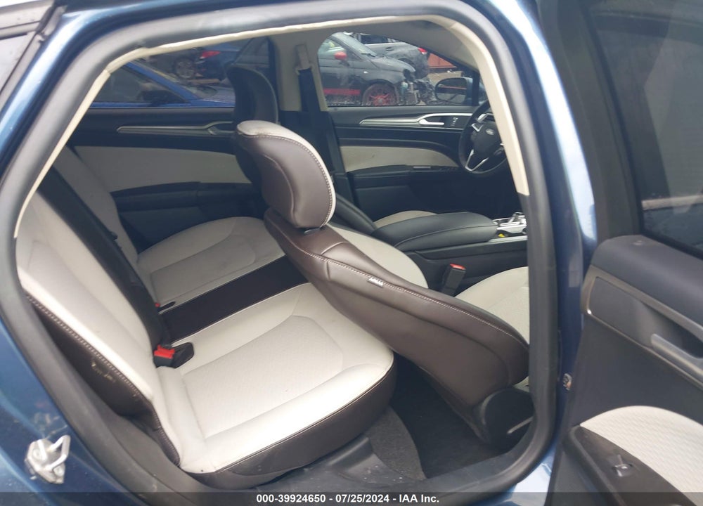 2019 FORD FUSION SE VIN: 3FA6P0HD8KR245120