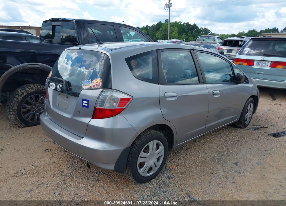 2009 HONDA FIT VIN: JHMGE882X9S055026