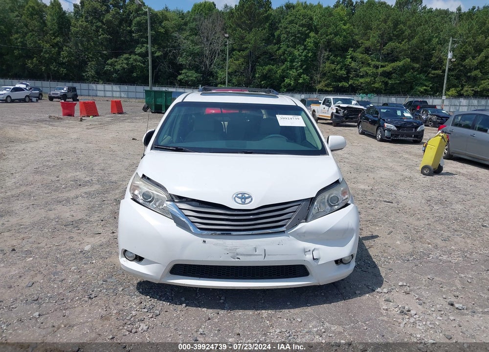2014 TOYOTA SIENNA XLE V6 8 PASSENGER VIN: 5TDYK3DC3ES430550