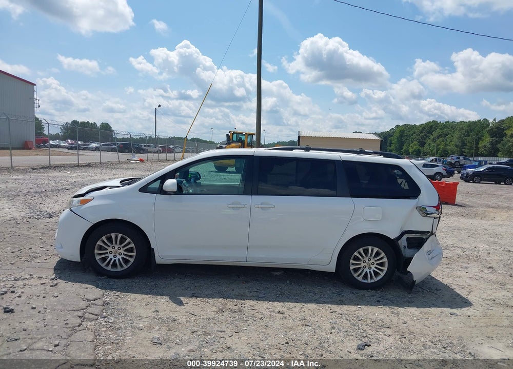 2014 TOYOTA SIENNA XLE V6 8 PASSENGER VIN: 5TDYK3DC3ES430550