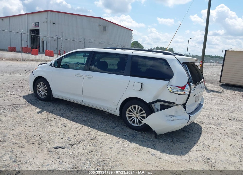 2014 TOYOTA SIENNA XLE V6 8 PASSENGER VIN: 5TDYK3DC3ES430550