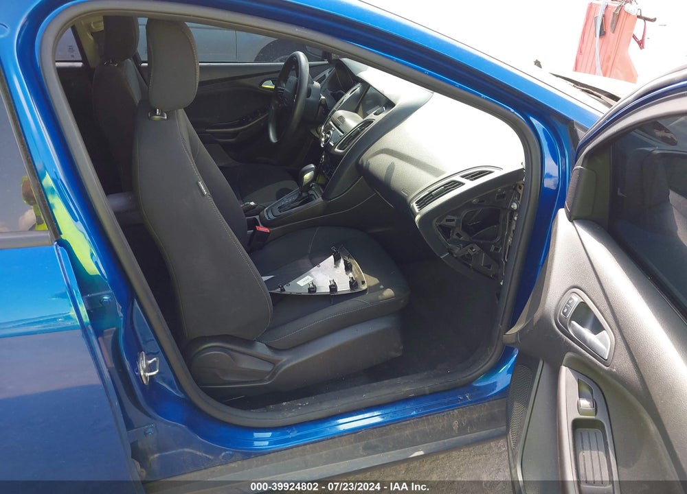 2018 FORD FOCUS SEL VIN: 1FADP3H20JL258884