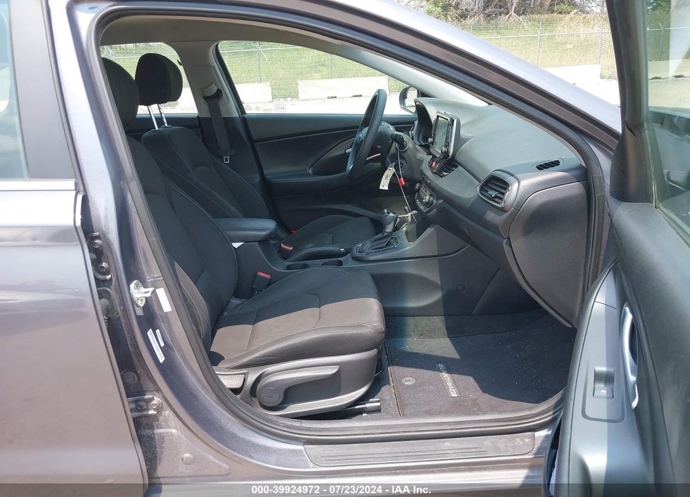 2018 HYUNDAI ELANTRA GT VIN: KMHH35LE1JU038762