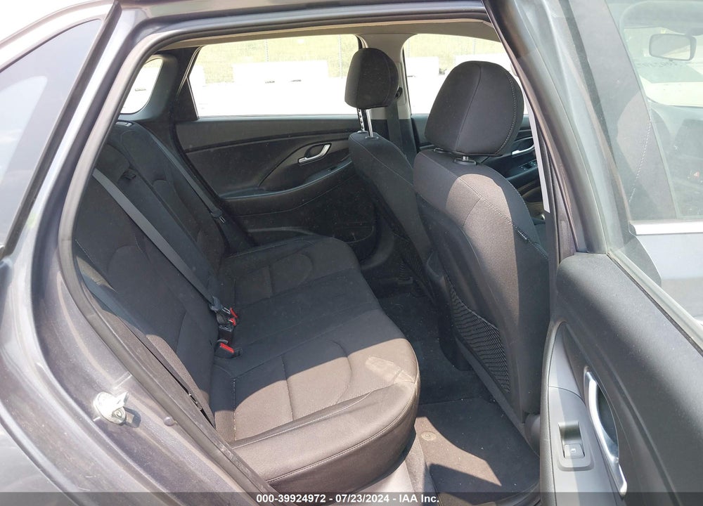 2018 HYUNDAI ELANTRA GT VIN: KMHH35LE1JU038762