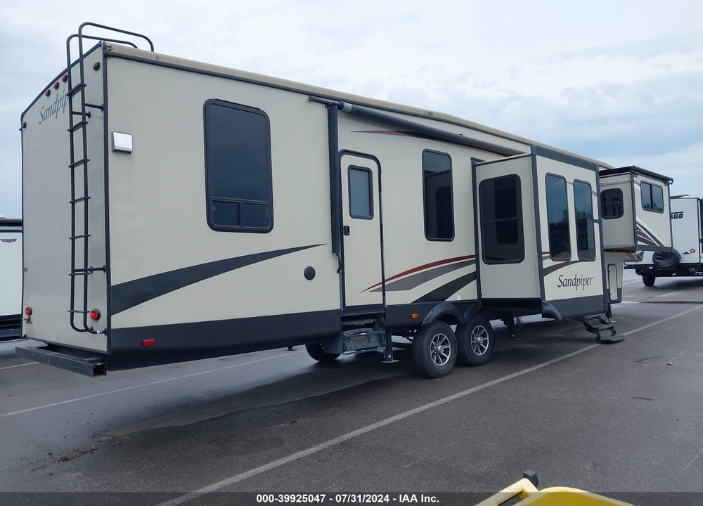 2016 FOREST RIVER 377F VIN: 4X4FSAP27GJ032539
