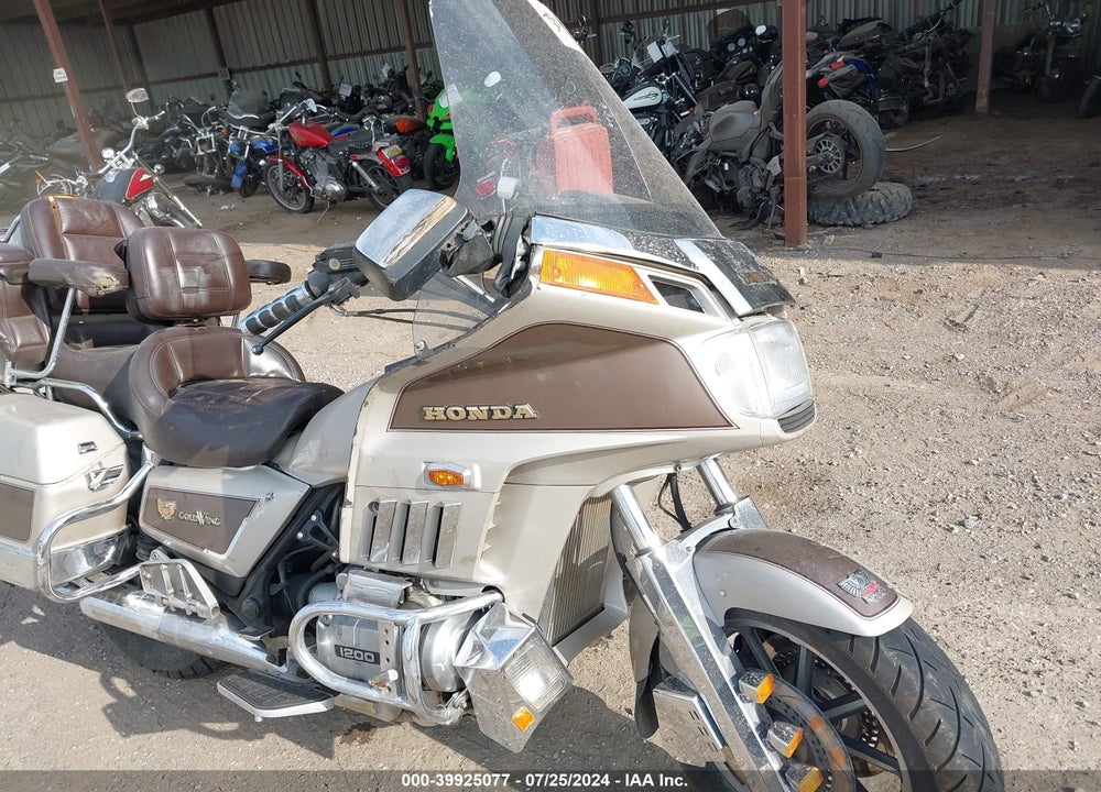 1985 HONDA GL1200 A VIN: 1HFSC1420FA123596