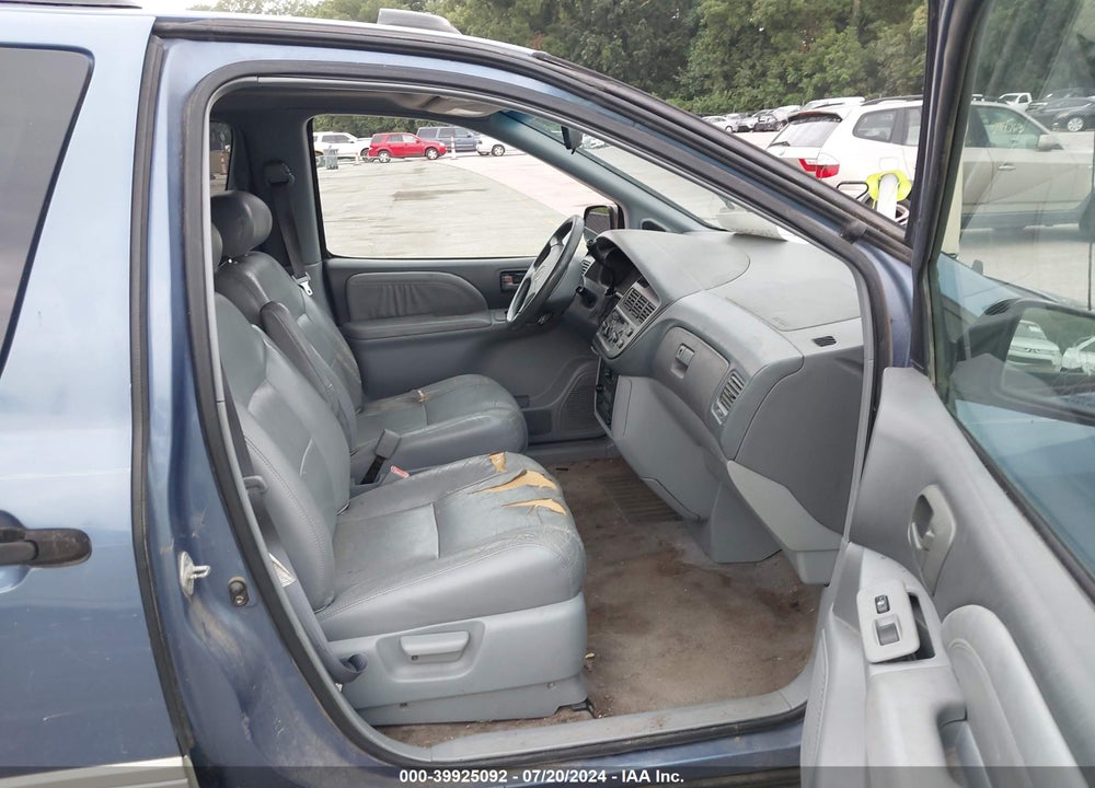 1999 TOYOTA SIENNA XLE VIN: 4T3ZF13C5XU113479
