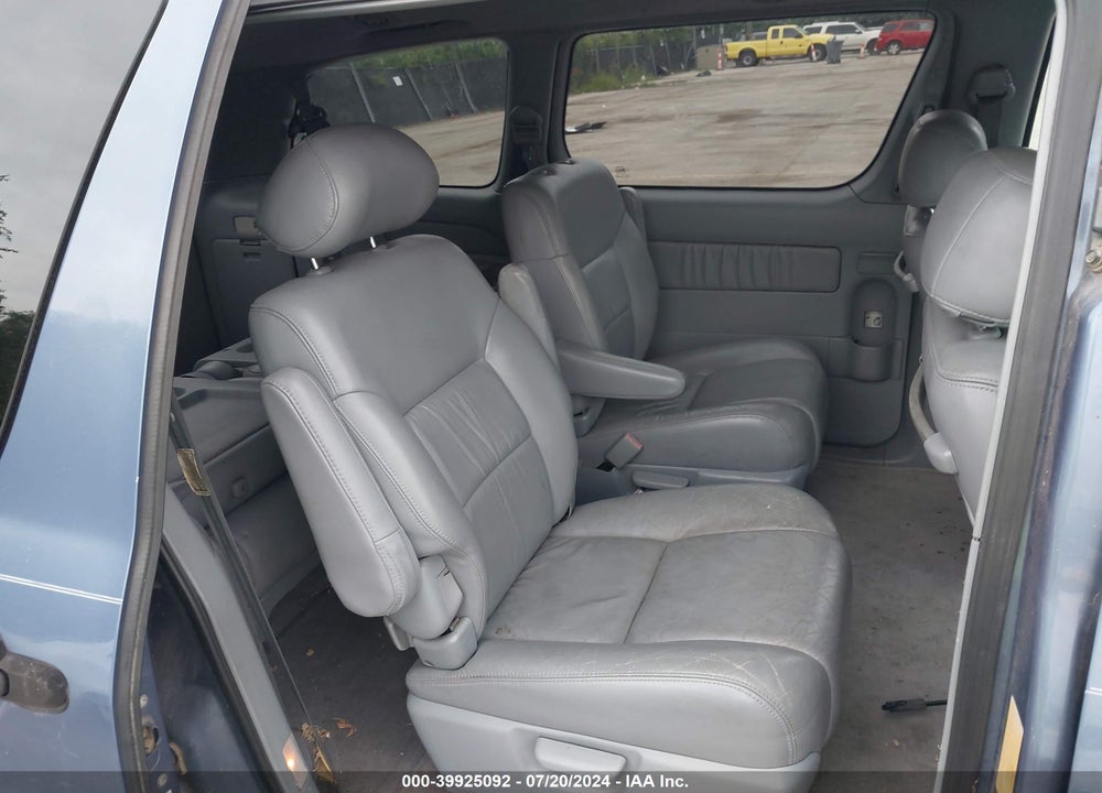 1999 TOYOTA SIENNA XLE VIN: 4T3ZF13C5XU113479