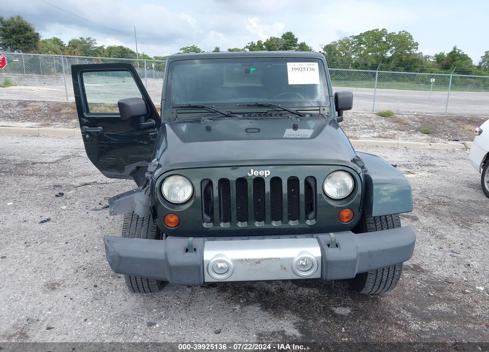 2011 JEEP WRANGLER UNLIMITED SAHARA VIN: 1J4BA5H15BL557529