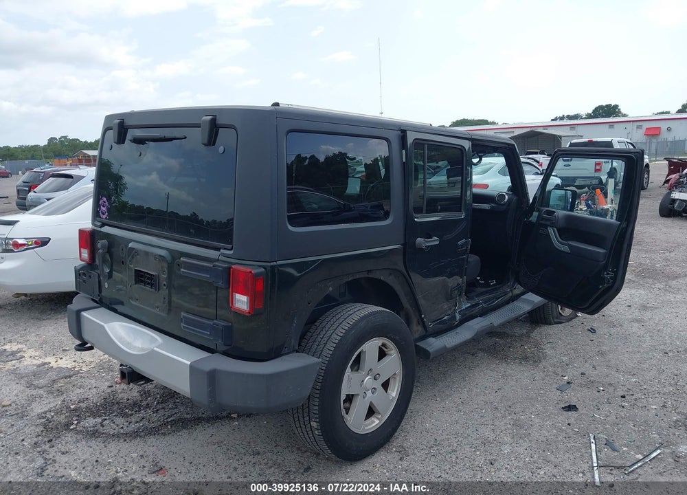 2011 JEEP WRANGLER UNLIMITED SAHARA VIN: 1J4BA5H15BL557529