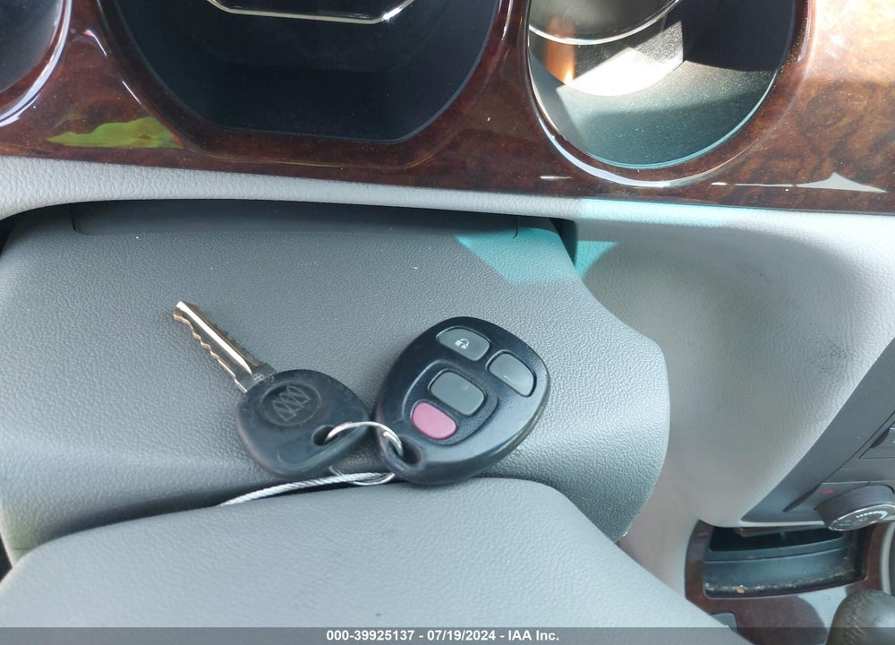 2011 BUICK LUCERNE CXL VIN: 1G4HC5EM6BU102378