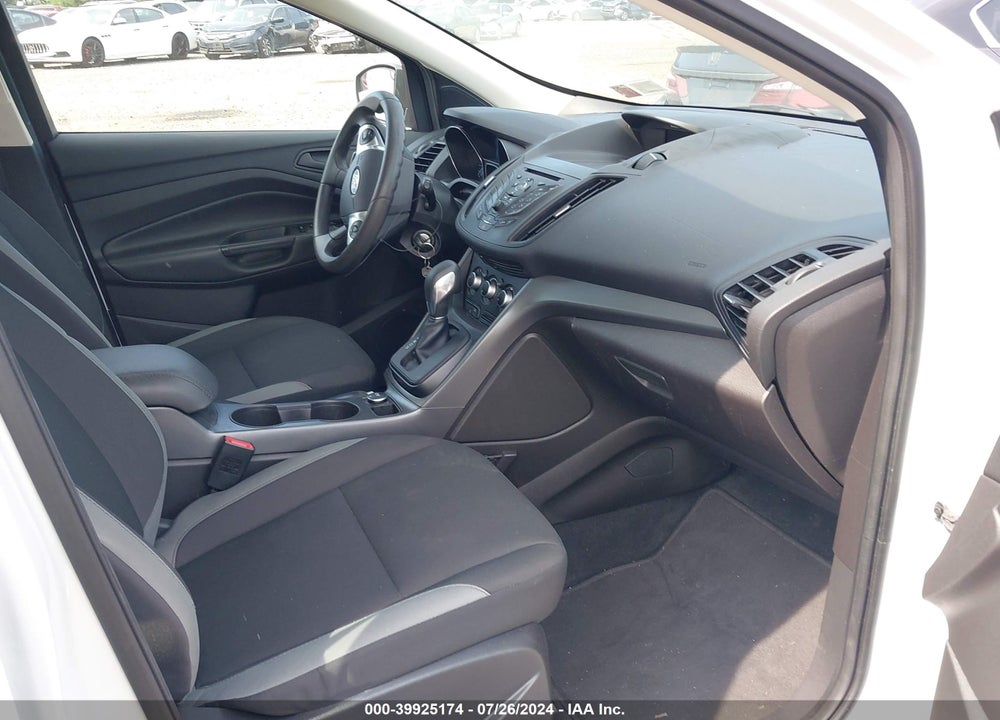 2016 FORD ESCAPE S VIN: 1FMCU0F7XGUC04003