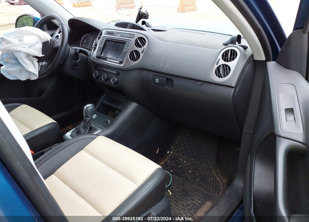 2017 VOLKSWAGEN TIGUAN 2.0T/2.0T S VIN: WVGAV7AX6HK023840