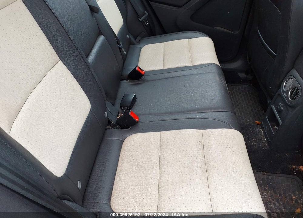 2017 VOLKSWAGEN TIGUAN 2.0T/2.0T S VIN: WVGAV7AX6HK023840