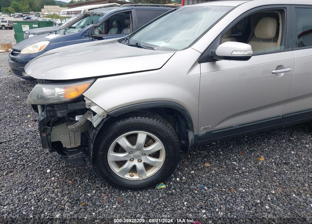 2012 KIA SORENTO LX VIN: 5XYKTCA64CG297874