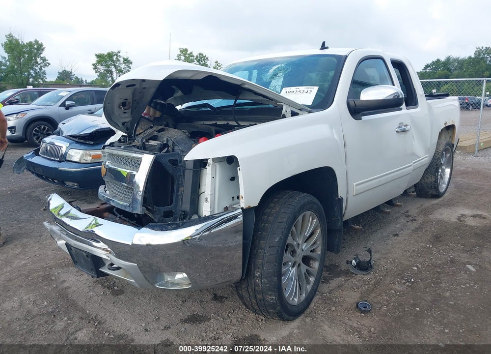 2013 CHEVROLET SILVERADO 1500 LT VIN: 1GCRKSE71DZ395536