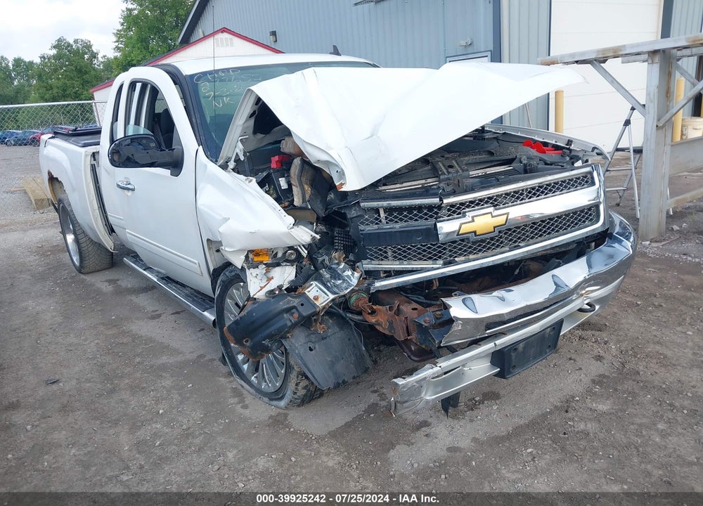 2013 CHEVROLET SILVERADO 1500 LT VIN: 1GCRKSE71DZ395536