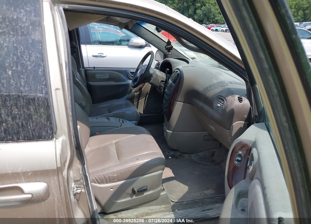 2002 CHRYSLER TOWN & COUNTRY LIMITED VIN: 2C8GP64L12R617240