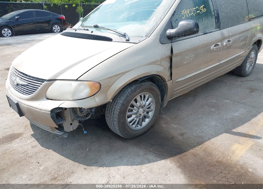 2002 CHRYSLER TOWN & COUNTRY LIMITED VIN: 2C8GP64L12R617240