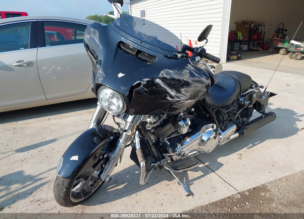 2021 HARLEY-DAVIDSON FLHX VIN: 1HD1KBC11MB606804