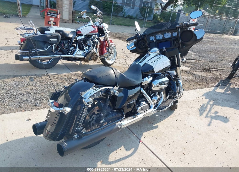 2021 HARLEY-DAVIDSON FLHX VIN: 1HD1KBC11MB606804