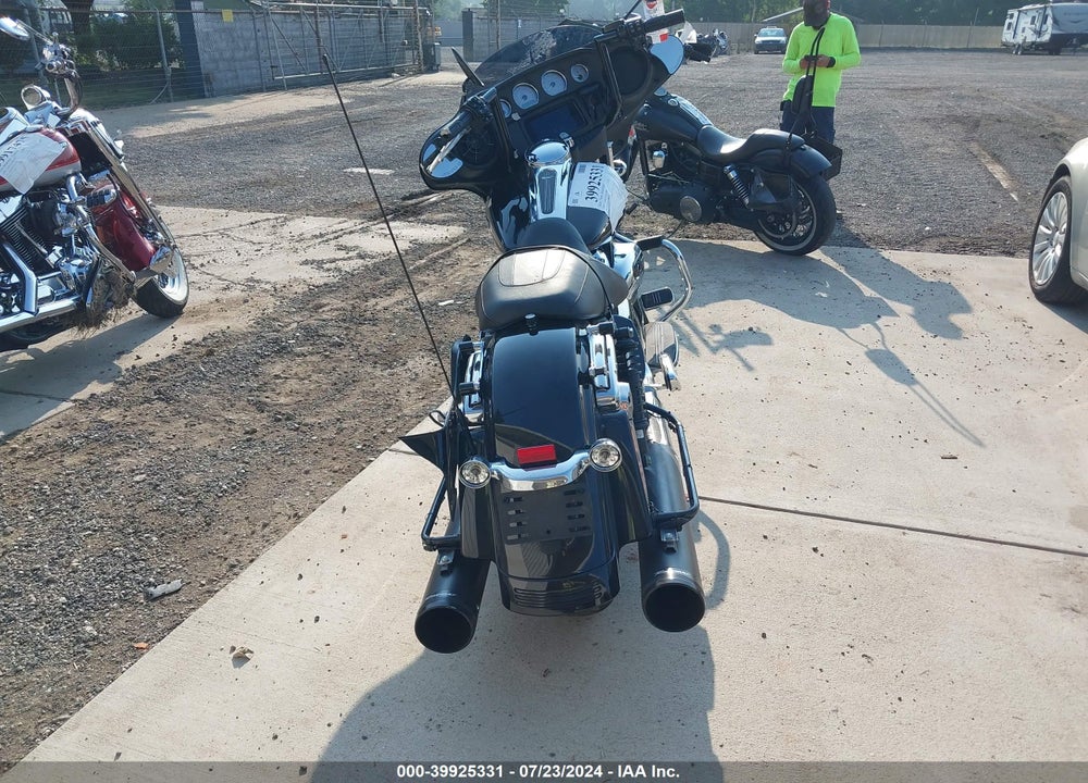 2021 HARLEY-DAVIDSON FLHX VIN: 1HD1KBC11MB606804