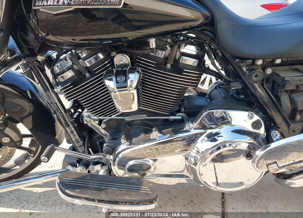 2021 HARLEY-DAVIDSON FLHX VIN: 1HD1KBC11MB606804