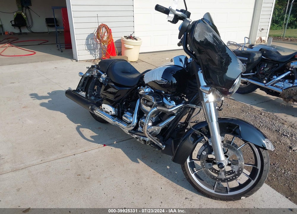 2021 HARLEY-DAVIDSON FLHX VIN: 1HD1KBC11MB606804