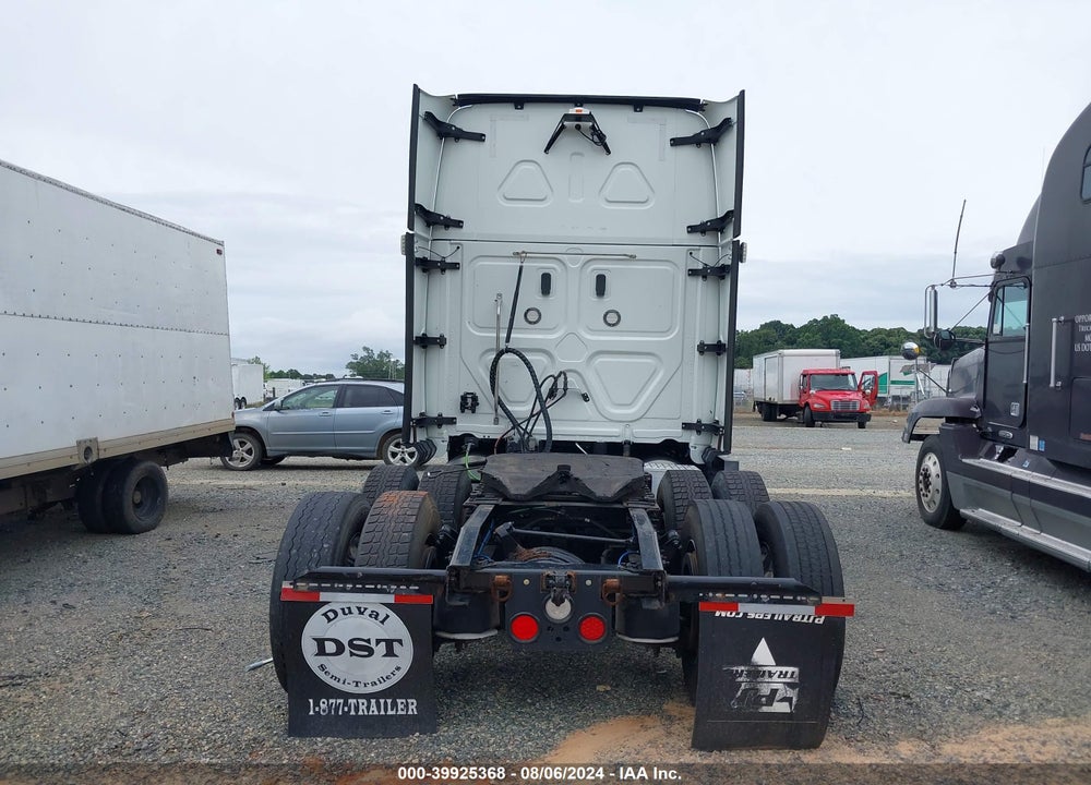 2018 FREIGHTLINER CASCADIA 125 VIN: 3AKJGLDR8JSHF3782