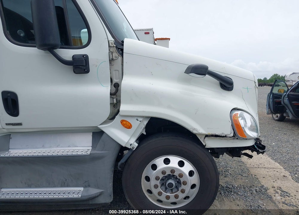 2018 FREIGHTLINER CASCADIA 125 VIN: 3AKJGLDR8JSHF3782