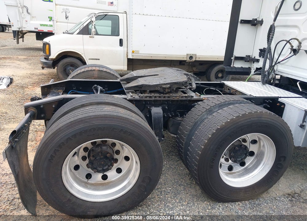 2018 FREIGHTLINER CASCADIA 125 VIN: 3AKJGLDR8JSHF3782