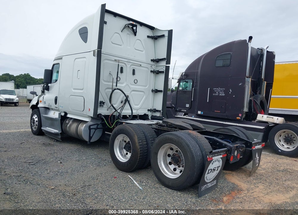 2018 FREIGHTLINER CASCADIA 125 VIN: 3AKJGLDR8JSHF3782