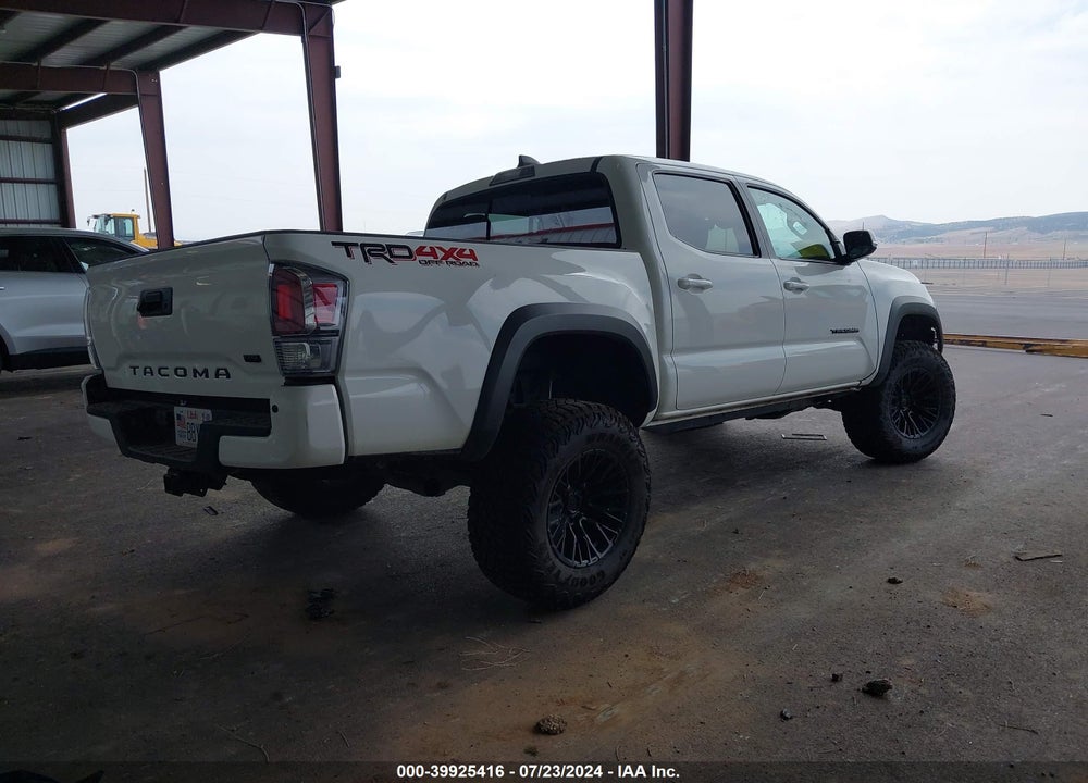 2022 TOYOTA TACOMA 4WD TRD OFF ROAD VIN: 3TMCZ5AN6NM475537