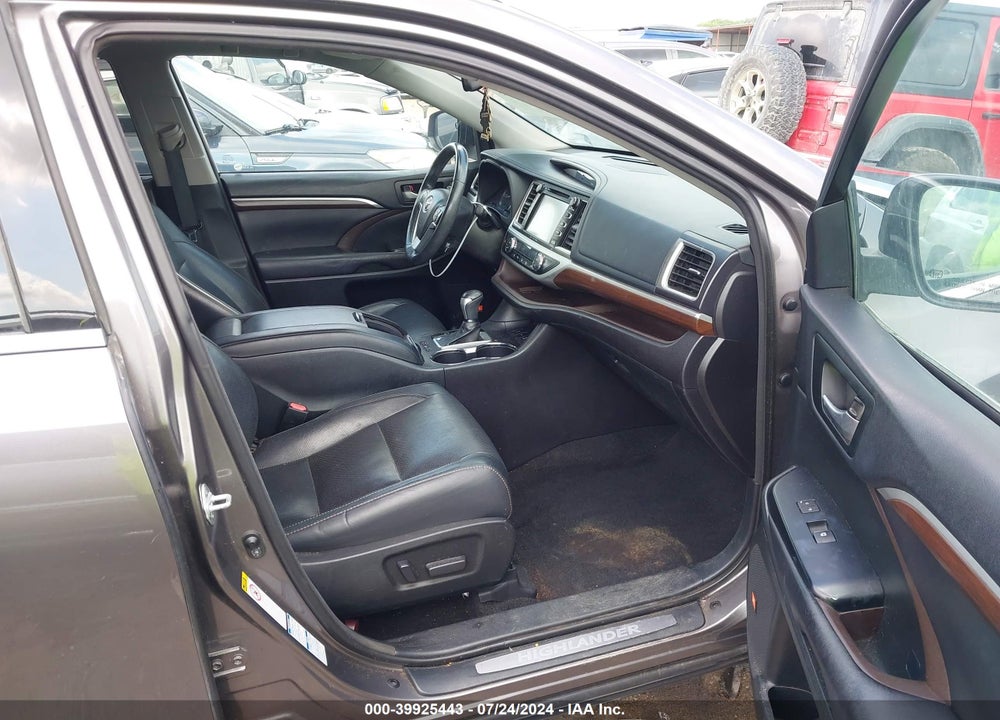2016 TOYOTA HIGHLANDER LIMITED PLATINUM V6 VIN: 5TDDKRFH6GS341133