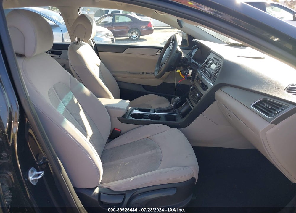 2017 HYUNDAI SONATA VIN: 5NPE24AF6HH469330