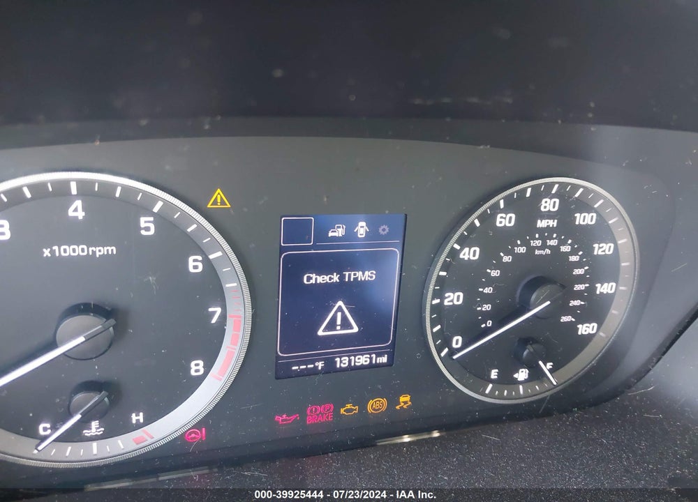 2017 HYUNDAI SONATA VIN: 5NPE24AF6HH469330