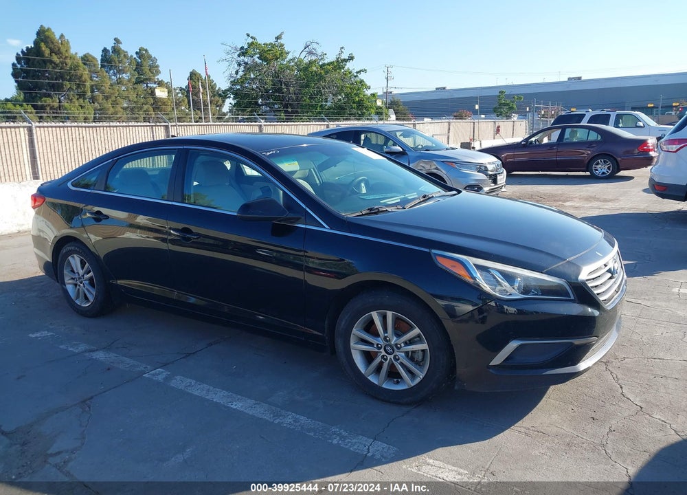 2017 HYUNDAI SONATA VIN: 5NPE24AF6HH469330
