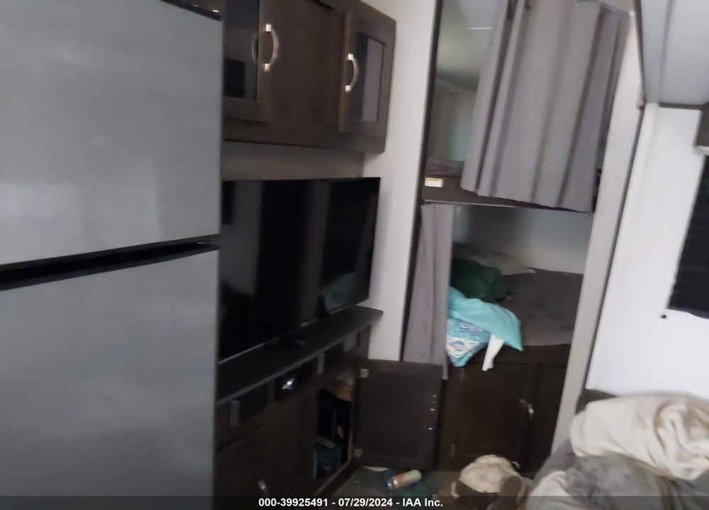 2020 KEYSTONE RV SPRINGDALE 5TH WHEEL TRAVEL TRAILER VIN: 4YDF30027L3104584