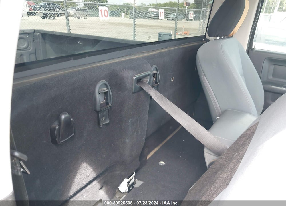 2013 RAM 1500 EXPRESS VIN: 3C6JR6AT6DG530892