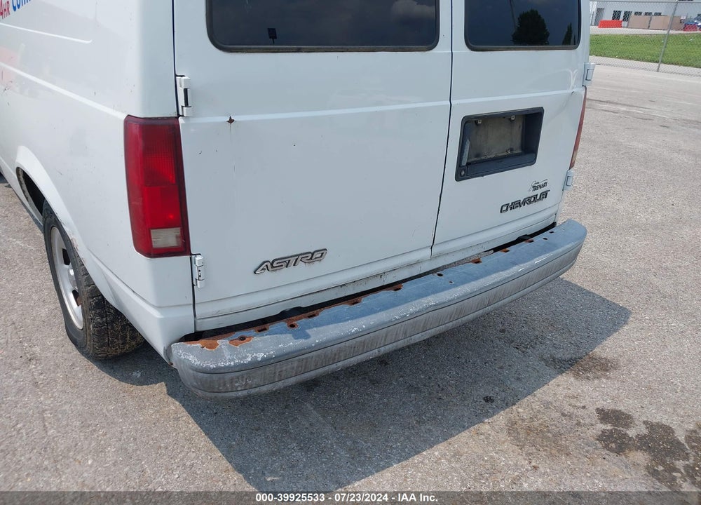 2002 CHEVROLET ASTRO VIN: 1GCDM19X52B145408