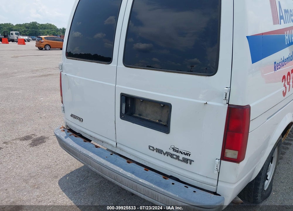 2002 CHEVROLET ASTRO VIN: 1GCDM19X52B145408