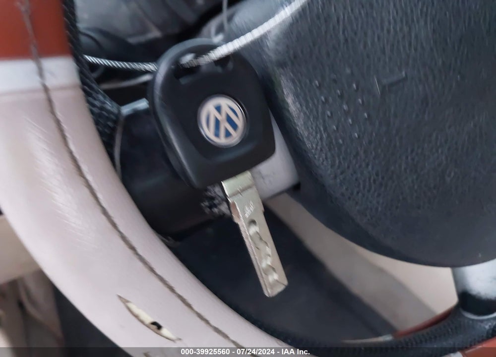 1999 VOLKSWAGEN NEW BEETLE GLS VIN: 3VWCC21C0XM460174