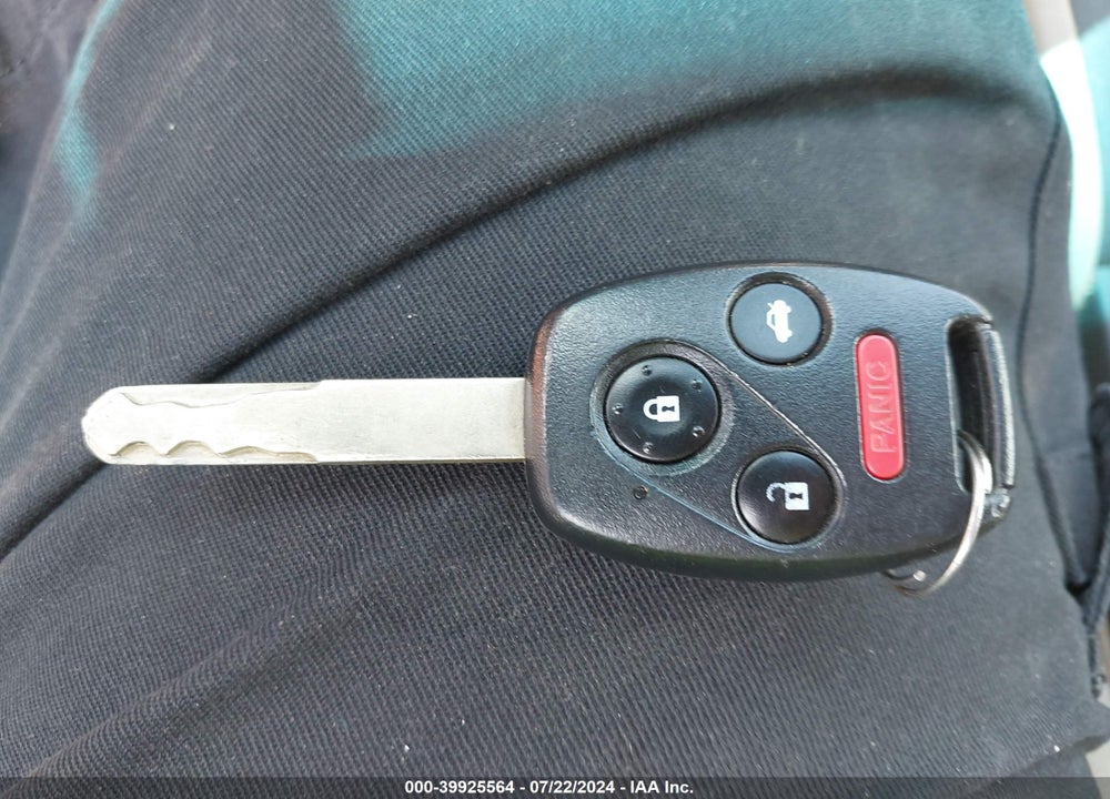2007 HONDA ACCORD 2.4 LX VIN: 1HGCM56477A102233