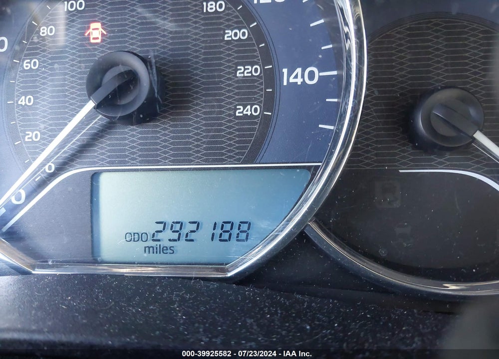 2016 TOYOTA COROLLA LE VIN: 5YFBURHE6GP494561