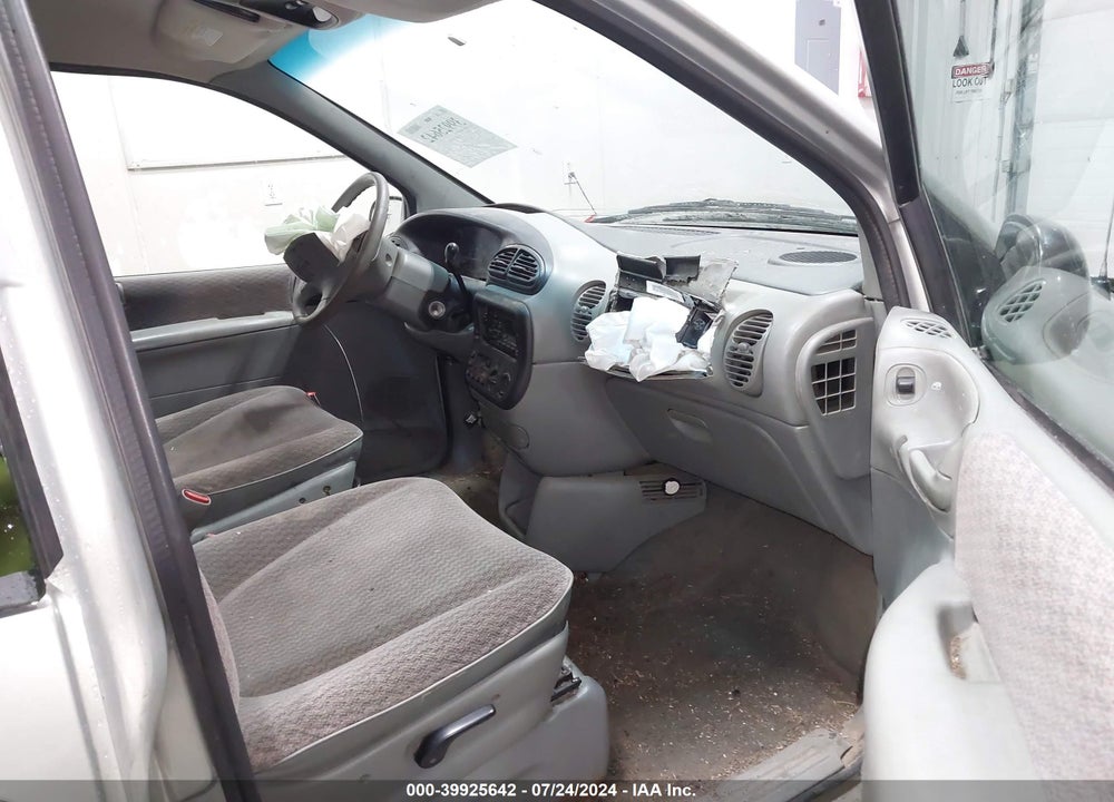 1999 DODGE GRAND CARAVAN SE VIN: 1B4GT44L9XB638082