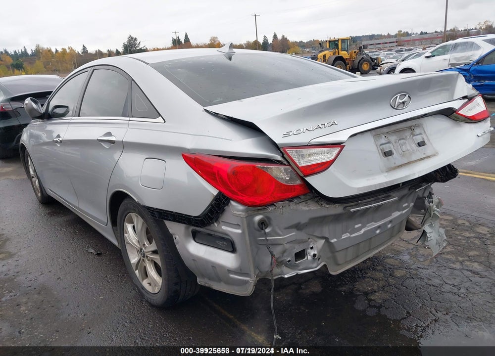 2011 HYUNDAI SONATA LIMITED VIN: 5NPEC4AC2BH173232