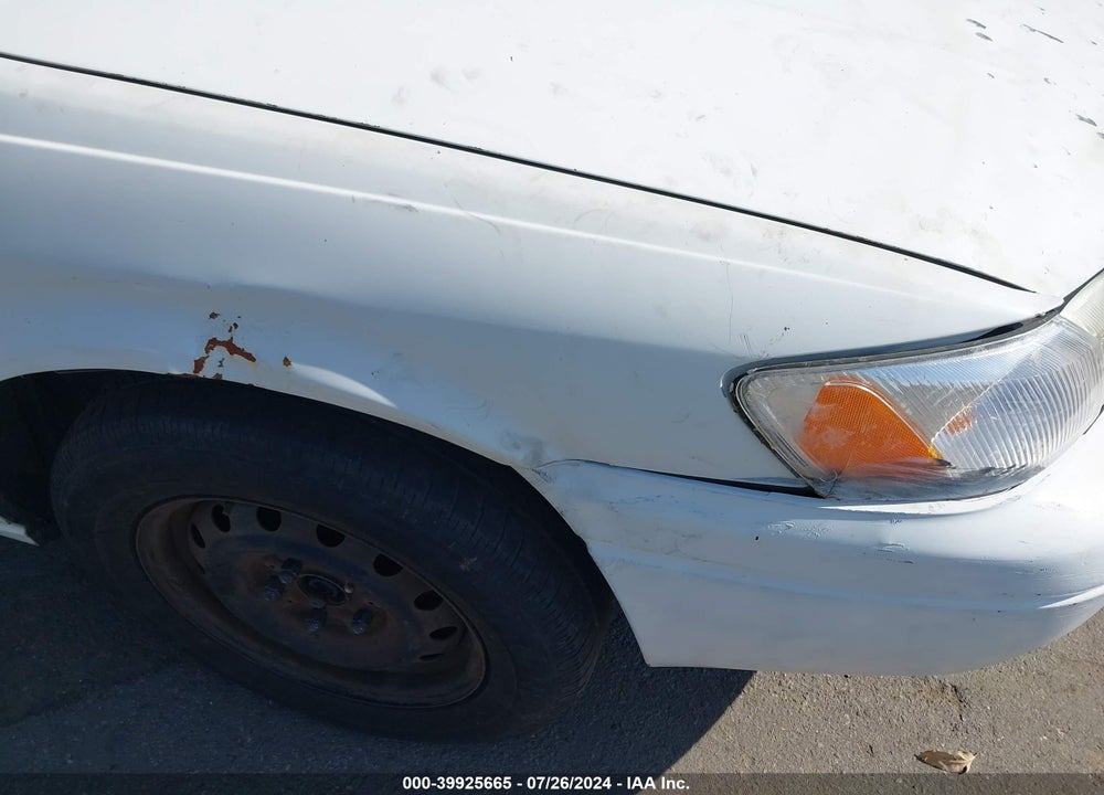 1998 TOYOTA CAMRY LE VIN: JT2BG22K1W0195784