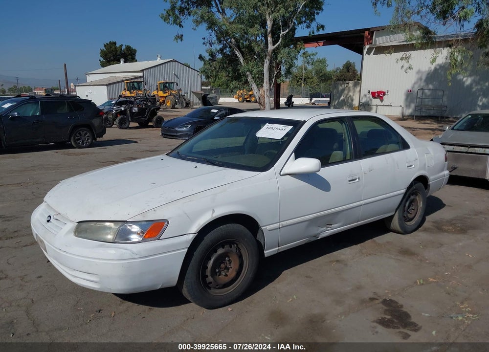 1998 TOYOTA CAMRY LE VIN: JT2BG22K1W0195784